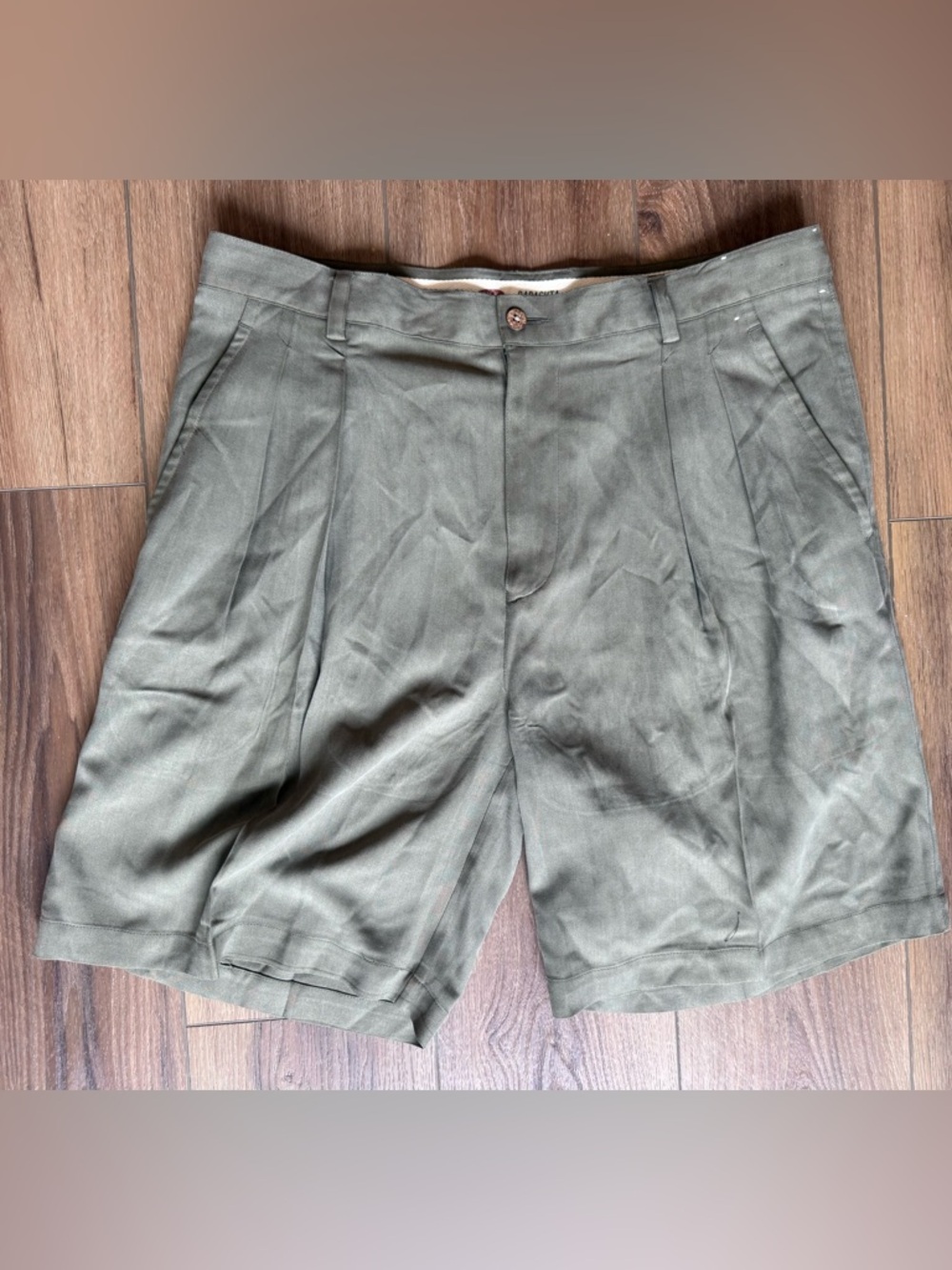 Baracuta Men's Green 100% Silk Shorts Size 36 Pleated Front